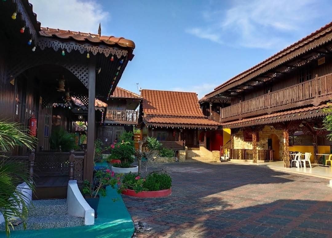 โรงแรมมัวร์ วิลเลจ (Muor Village Hotel)1