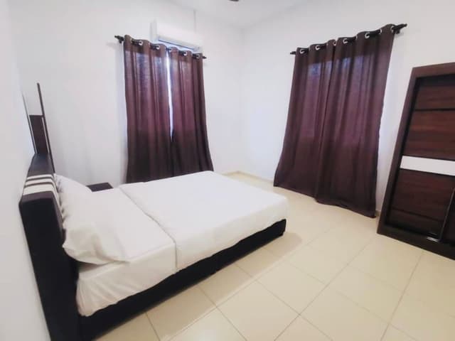 Room, 3 Bedrooms