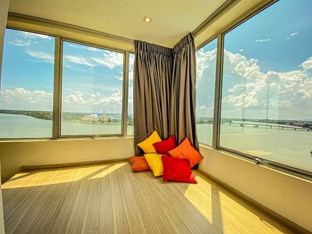 Premium King Suite