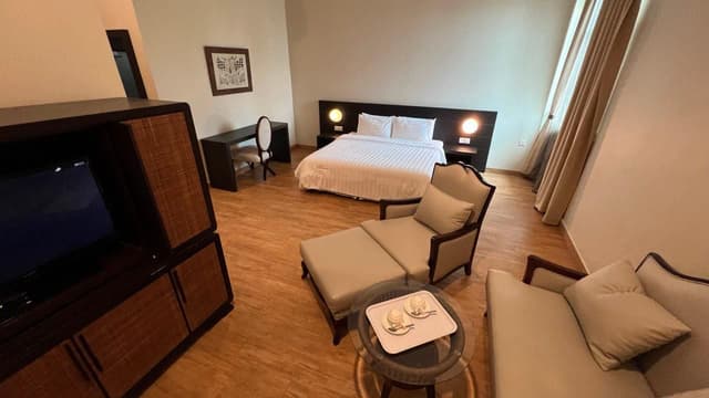 King Room with Sofa Bed