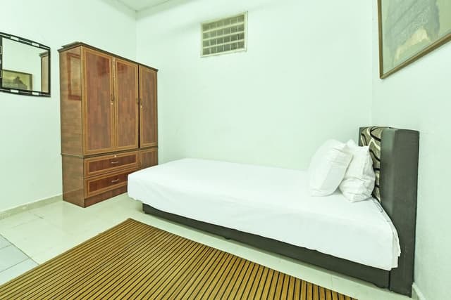 Room, 2 Bedrooms