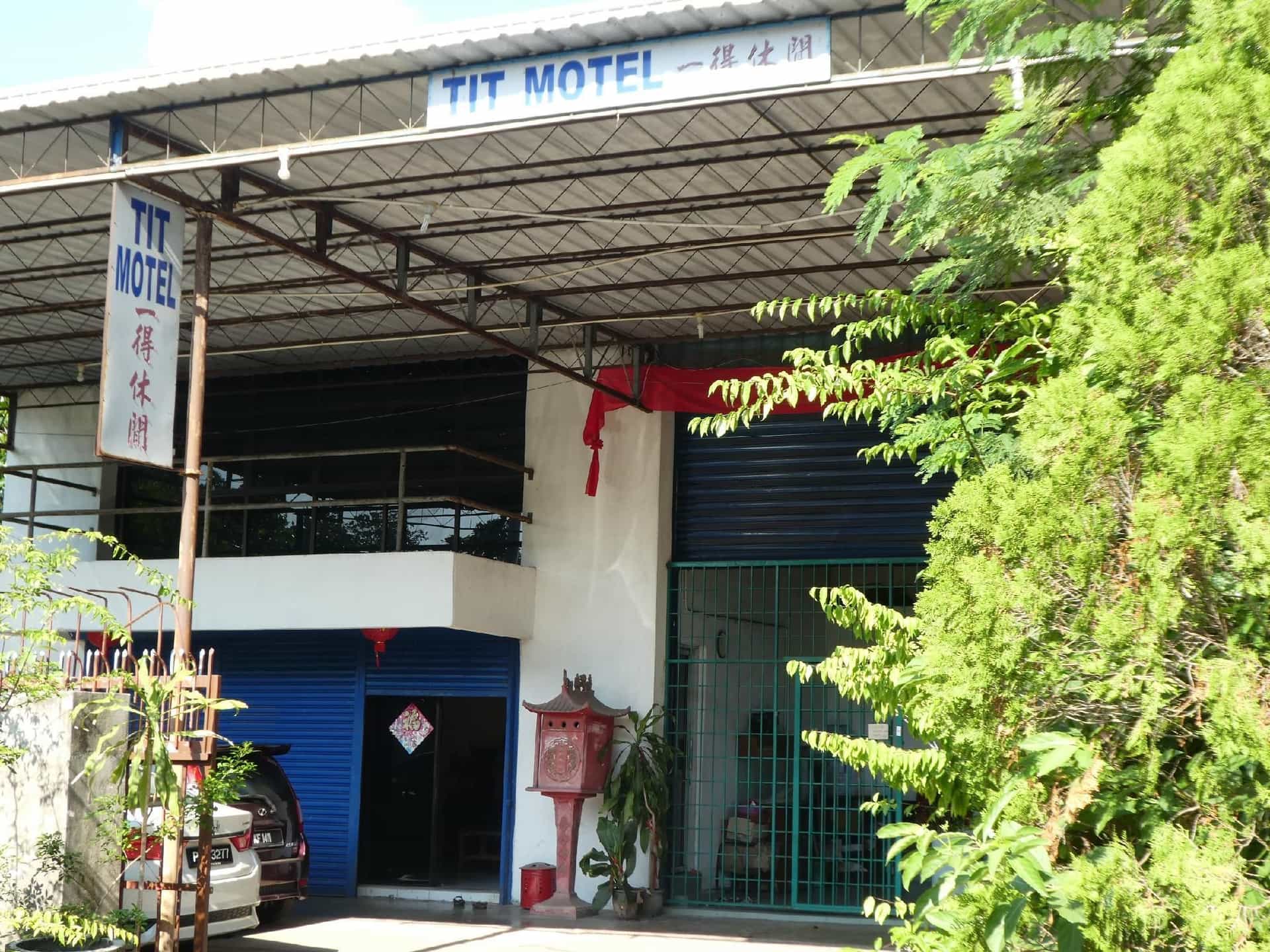 Tit Motel