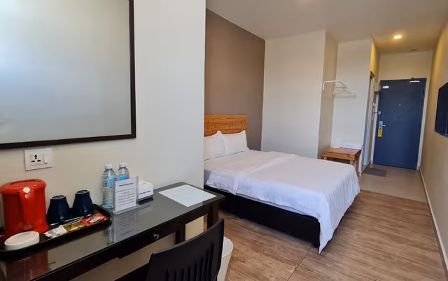 Deluxe Queen Room