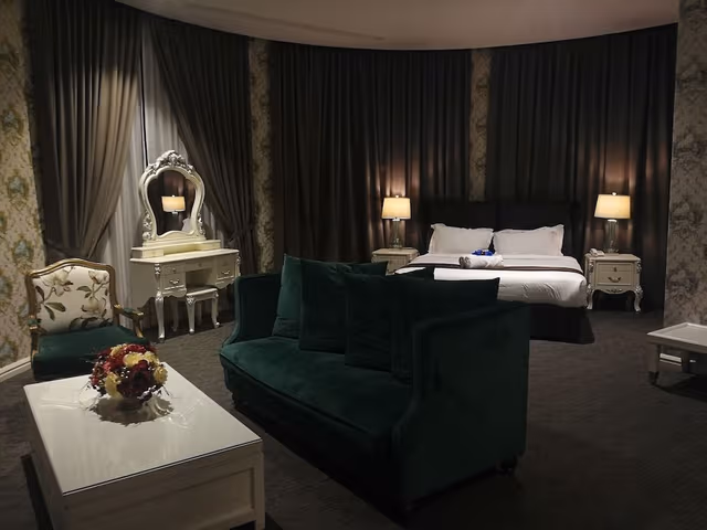 Exclusive Room, 1 King Bed, Mountain View