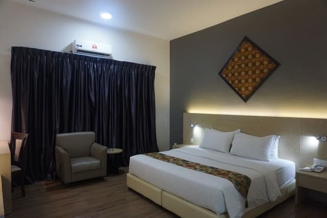 Deluxe King Room