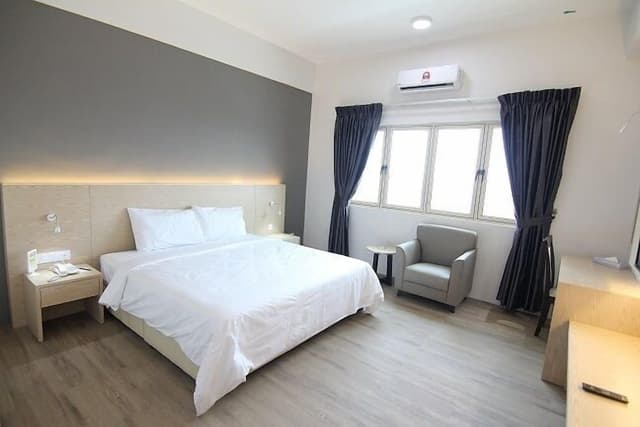Superior King Room