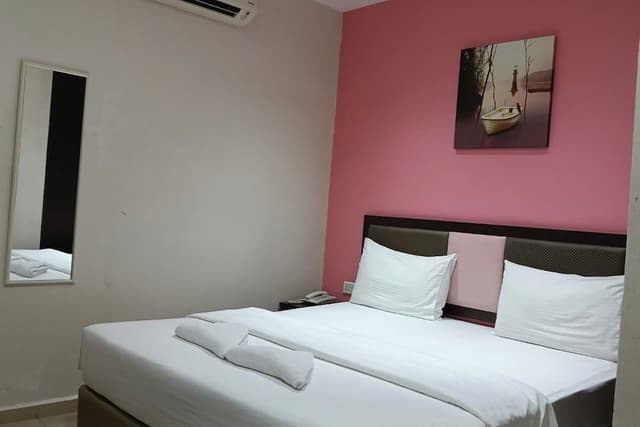 Standard Room, 1 Queen Bed