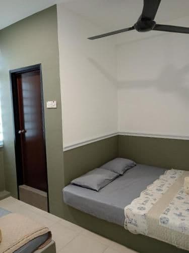 Economy Triple Room