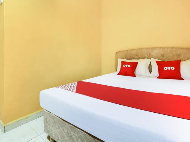 Standard Queen Room