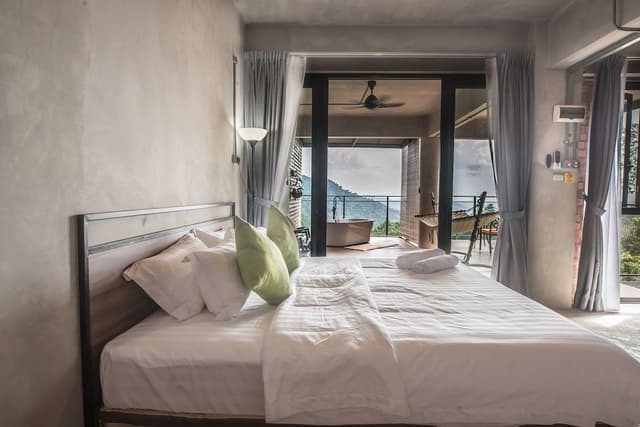 Luxury Room with Balcony