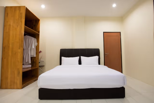 Executive 1 King Bed Room