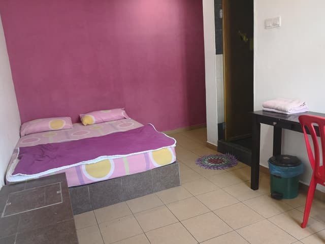 Standard Queen Room