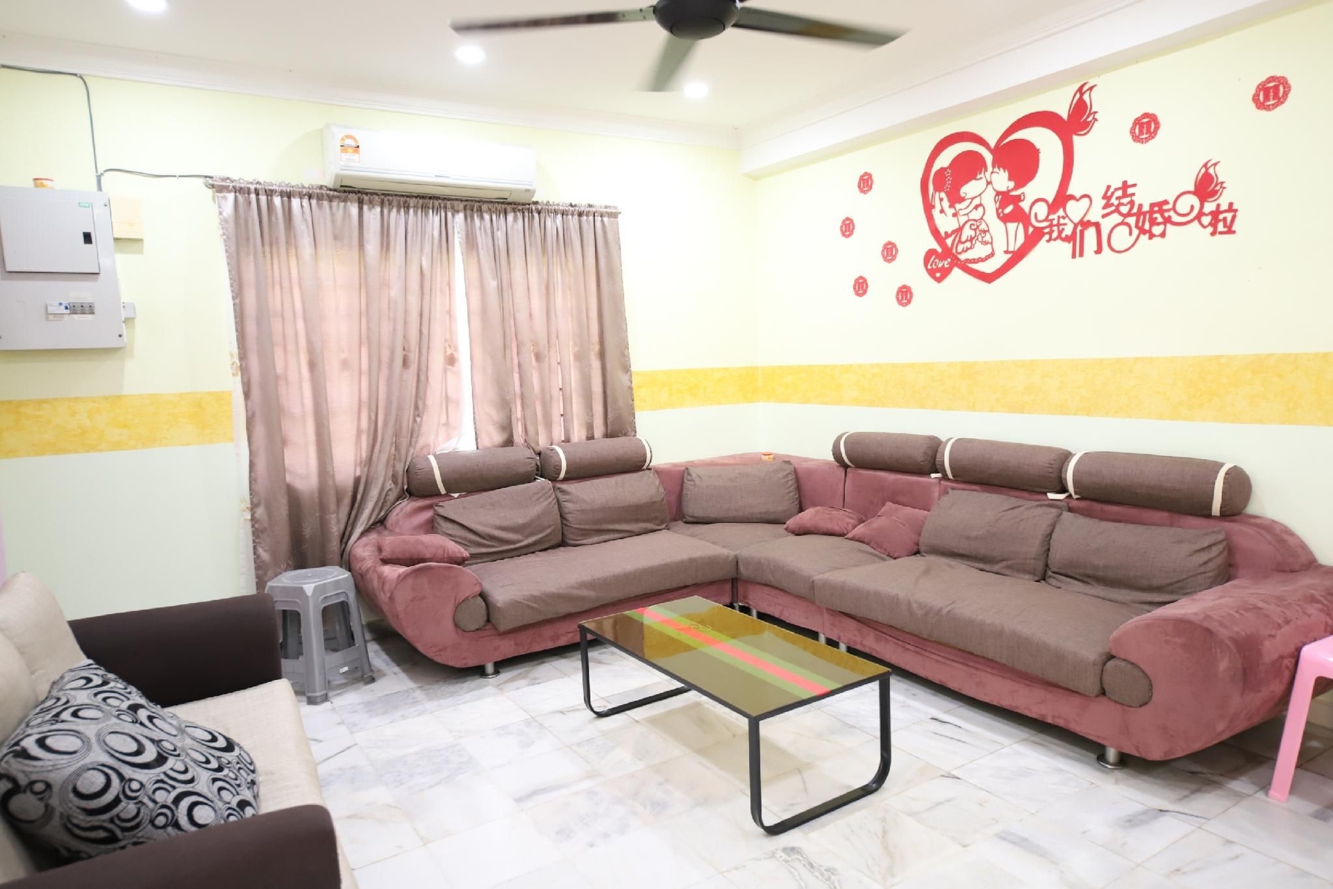 OYO Homes 90575 CK Bahau Homestay4