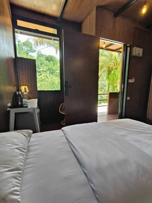 Economy Twin Room, Garden View