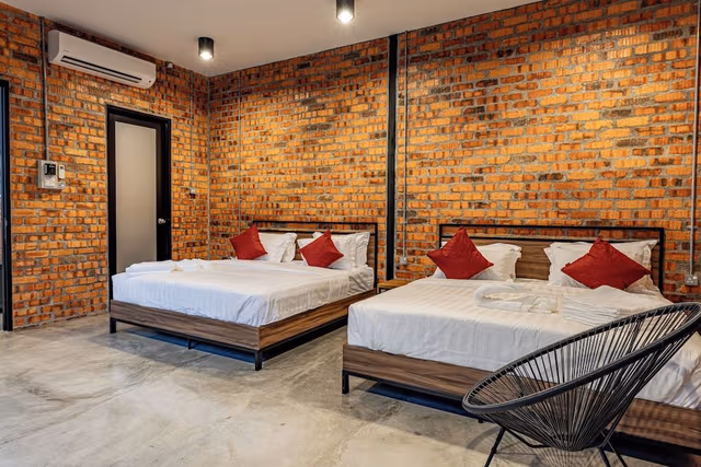 Deluxe Quadruple Room, Jetted Tub
