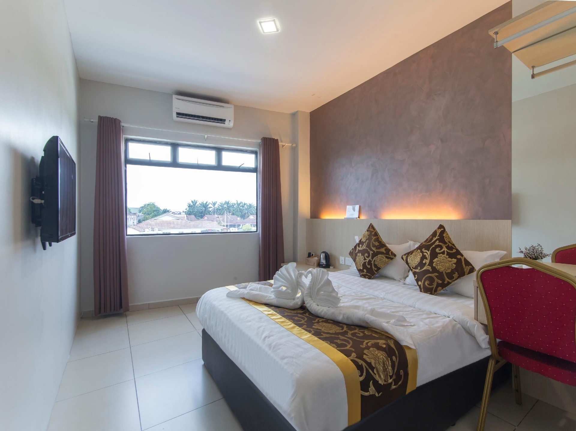 ท็อป การ์เดน โฮเต็ล (Top Garden Hotel)2