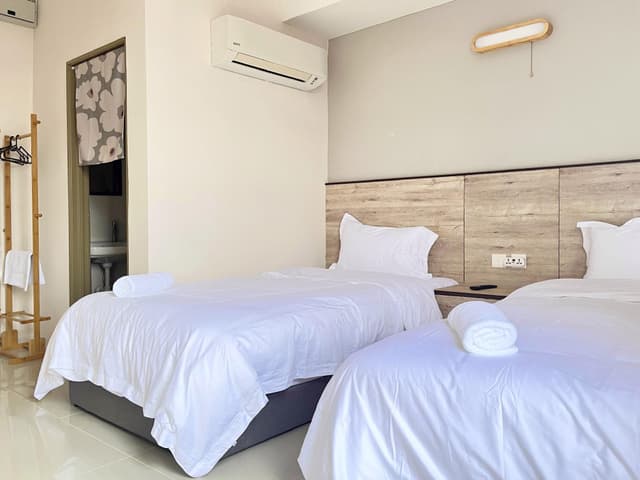 Standard Twin Room