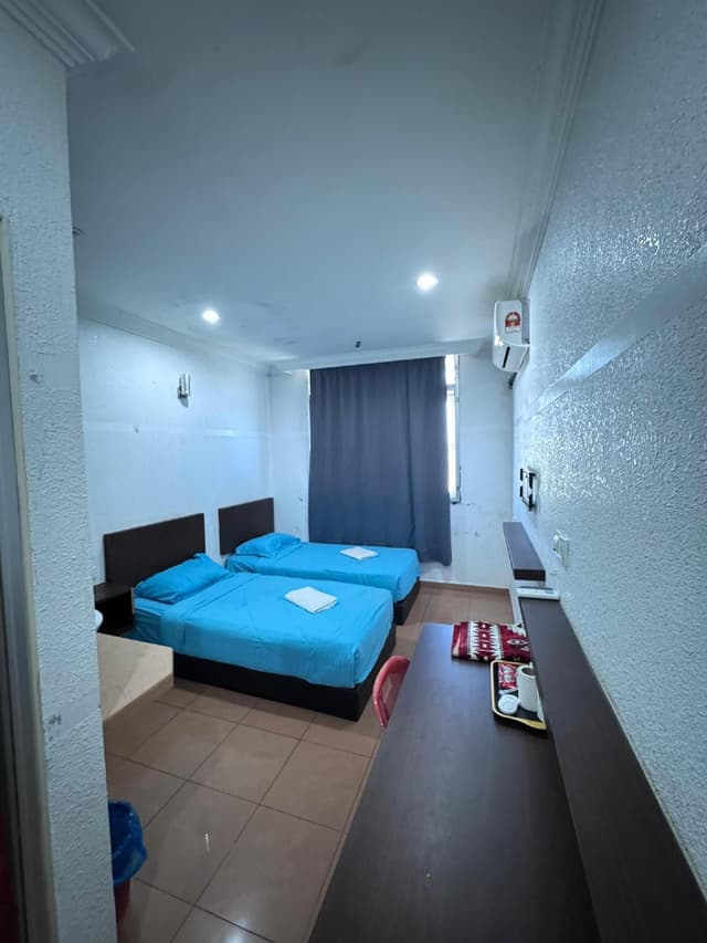 2 Single Beds