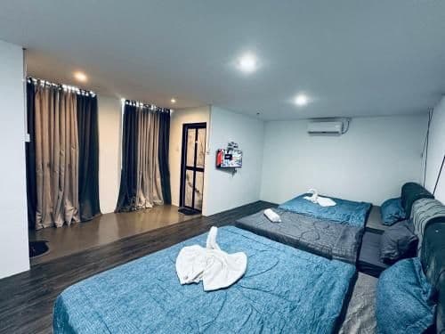 Deluxe Family Room