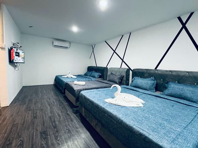 Deluxe Family Room