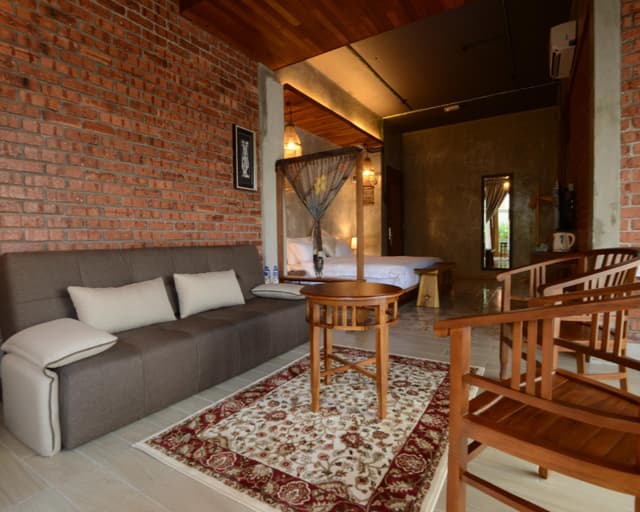 Deluxe Studio Suite
