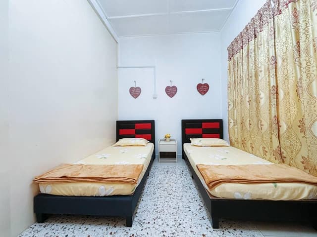 Standard Twin Room