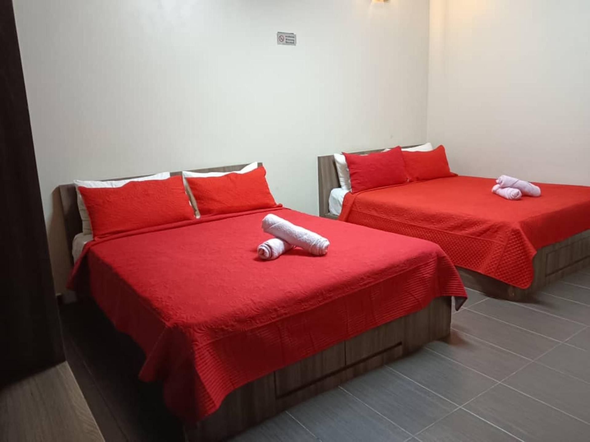 OYO 91040 Hotel Ezi Inn4
