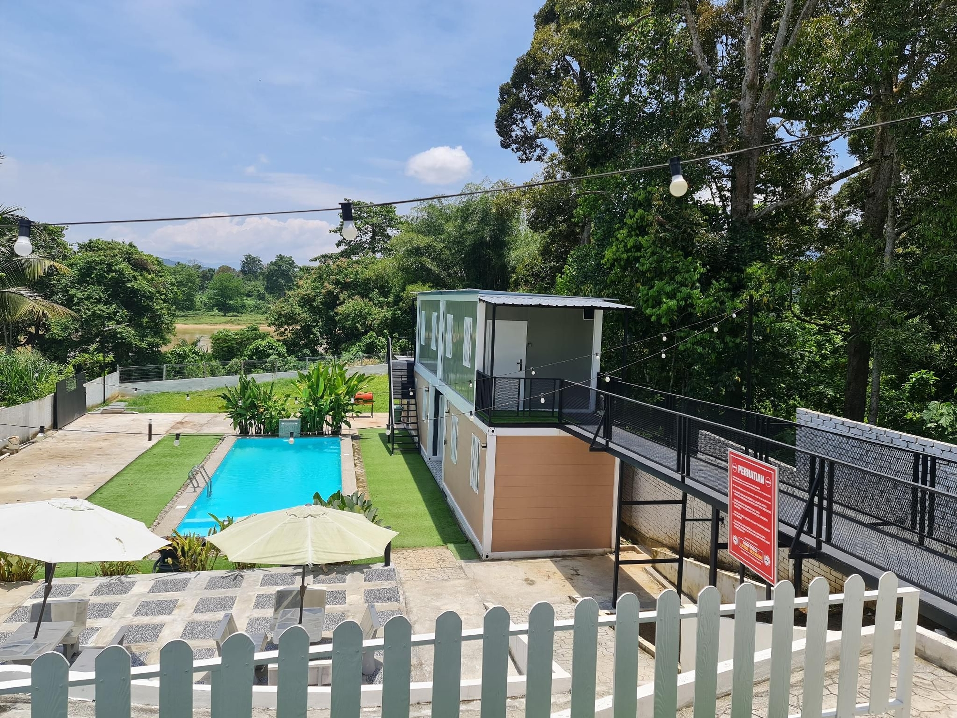Ghumoh Safar (Bed, Pool, & Cafe)0