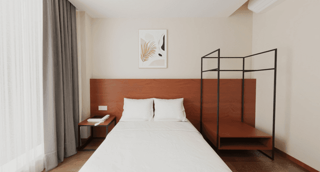 Standard Room with Queen Bed