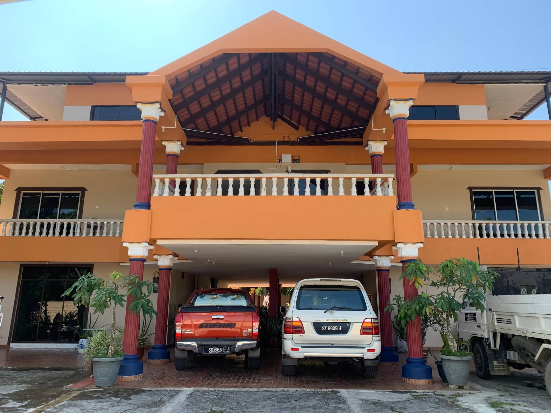Myoldhouse Myoldhouse