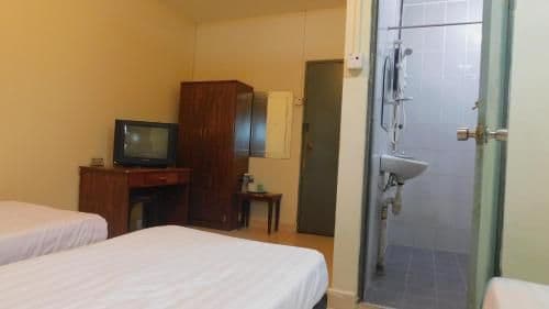 Economy Triple Room with Shared Bathroom
