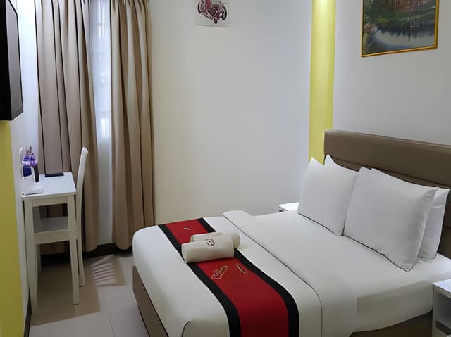 Queen Standard Room