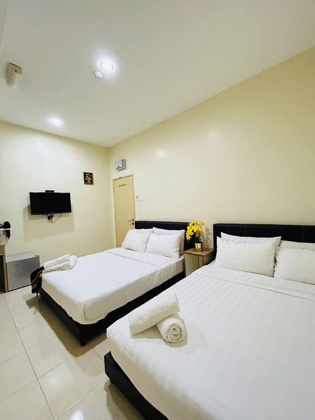 Super Family Room with 2 Double Beds and without Window