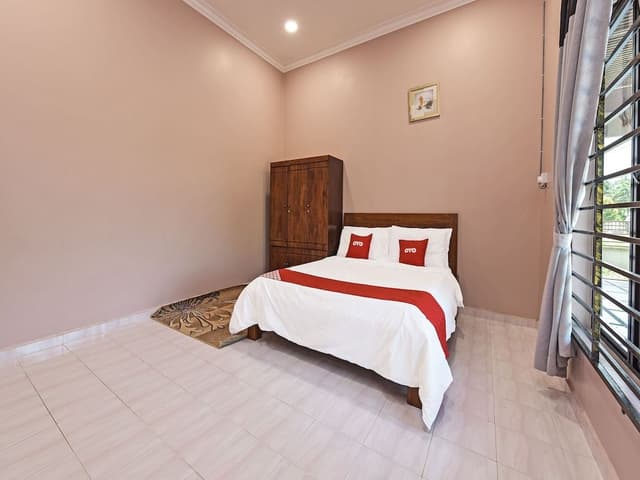 Room, 4 Bedrooms