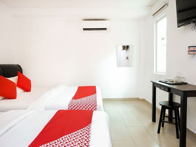 Deluxe Triple Room, Multiple Beds, Non Smoking