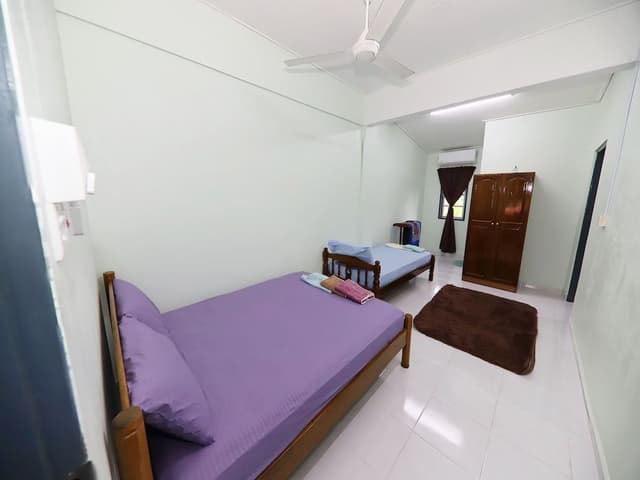 Room, 3 Bedrooms
