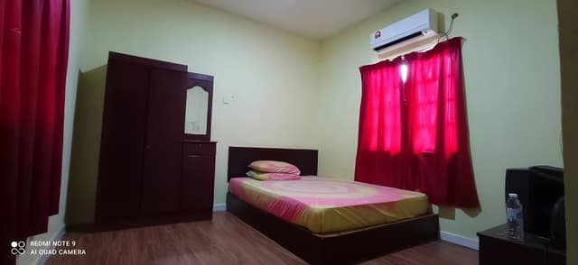 Queen Room with View