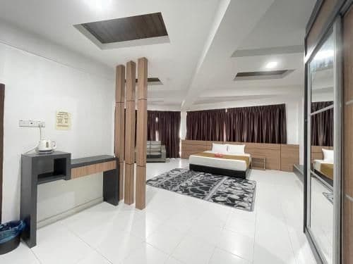 Deluxe King Room