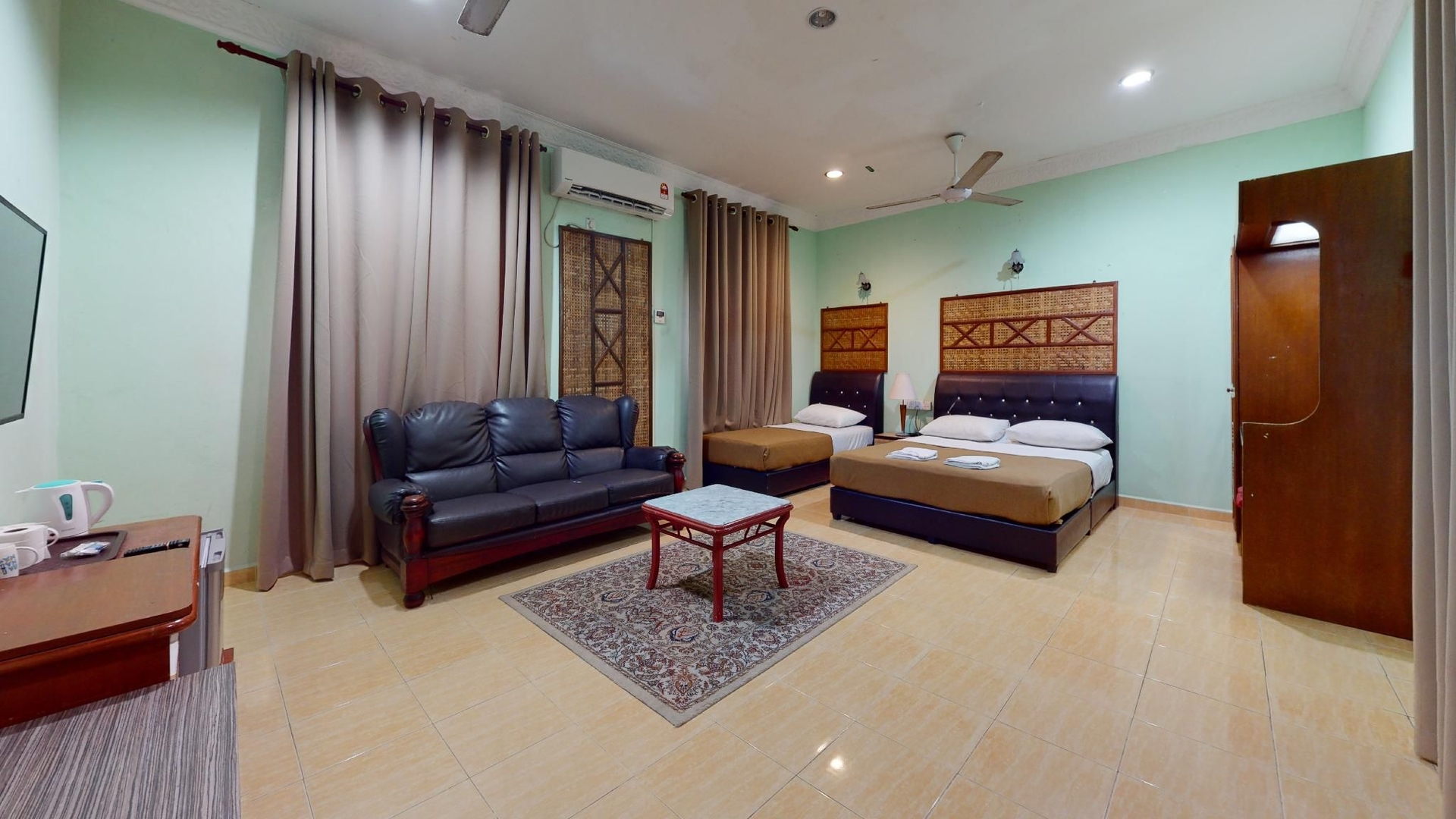 พีซีบี บีช รีสอร์ท - ปันไต จาฮายา บูล็าน (PCB beach resort- Pantai Cahaya Bulan)4