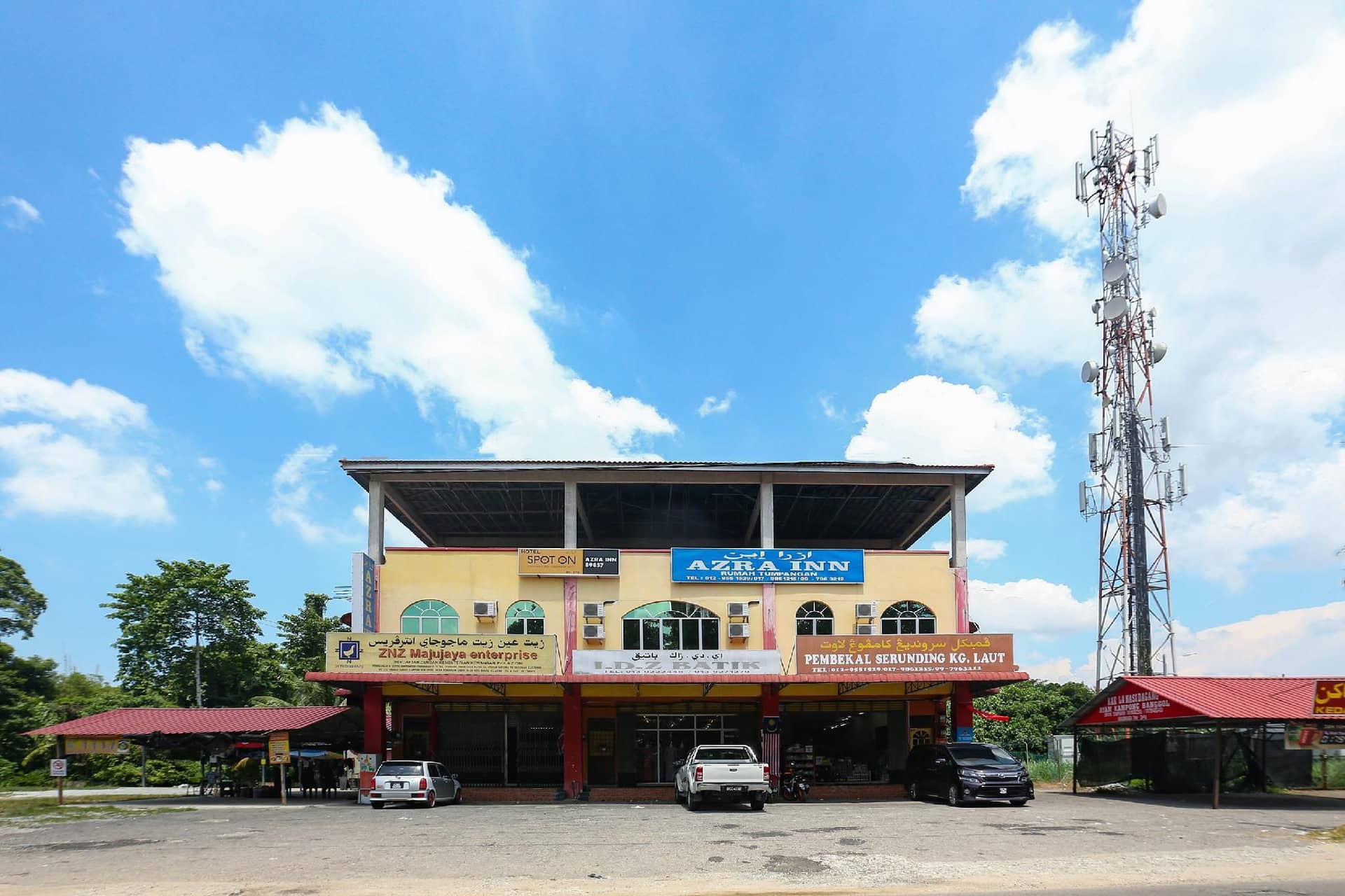 สปอต ออน 89857 อัซรา อินน์ (รูมะฮ์ ตุมปางัน) สปอต ออน 89857 อัซรา อินน์ (รูมะฮ์ ตุมปางัน)