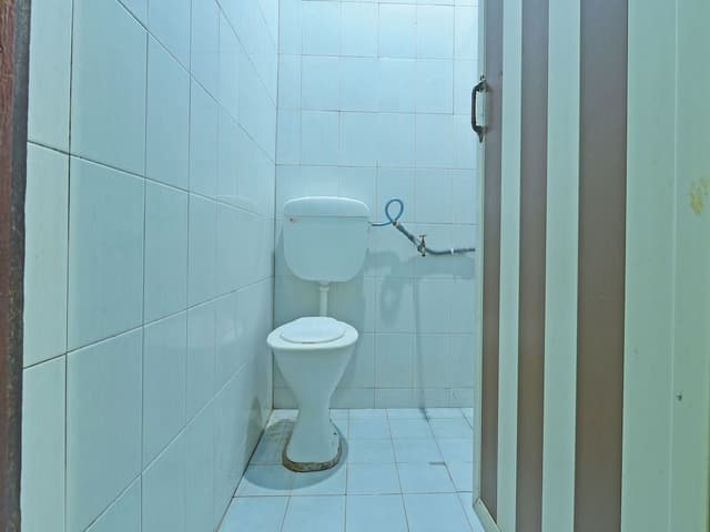 Shared Dormitory, Women only
