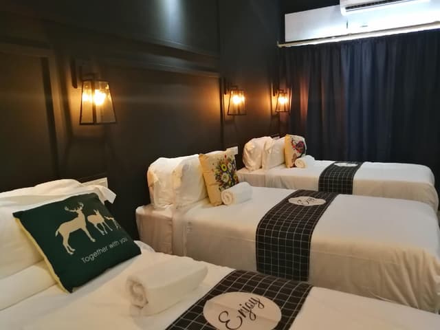 Deluxe Family Room for 3 People