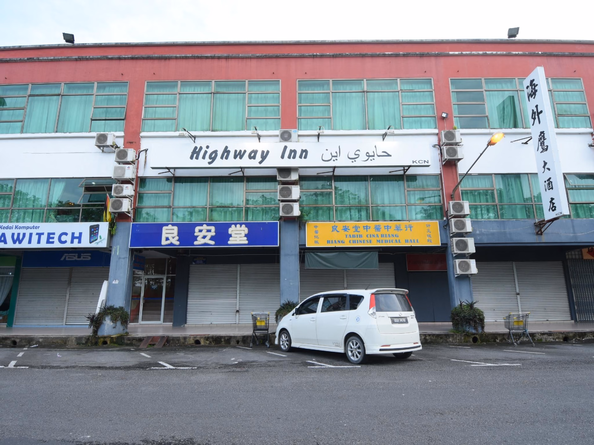 OYO 89642 Highway Inn4