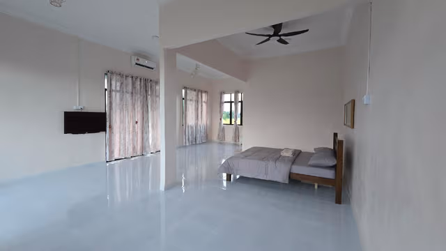 Deluxe Twin Room Type A