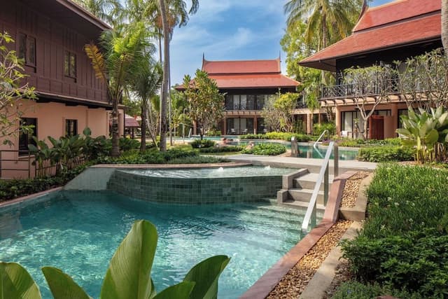 Deluxe Pool Access Room