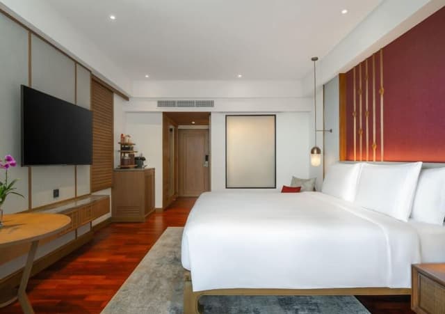 Deluxe Pool Access Room