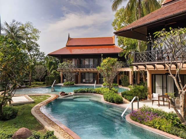 Deluxe Pool Access Room
