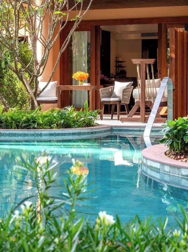 Deluxe Pool Access Room