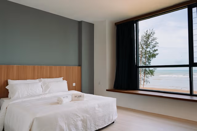 Executive 2-Bedrooms Beach Apartment