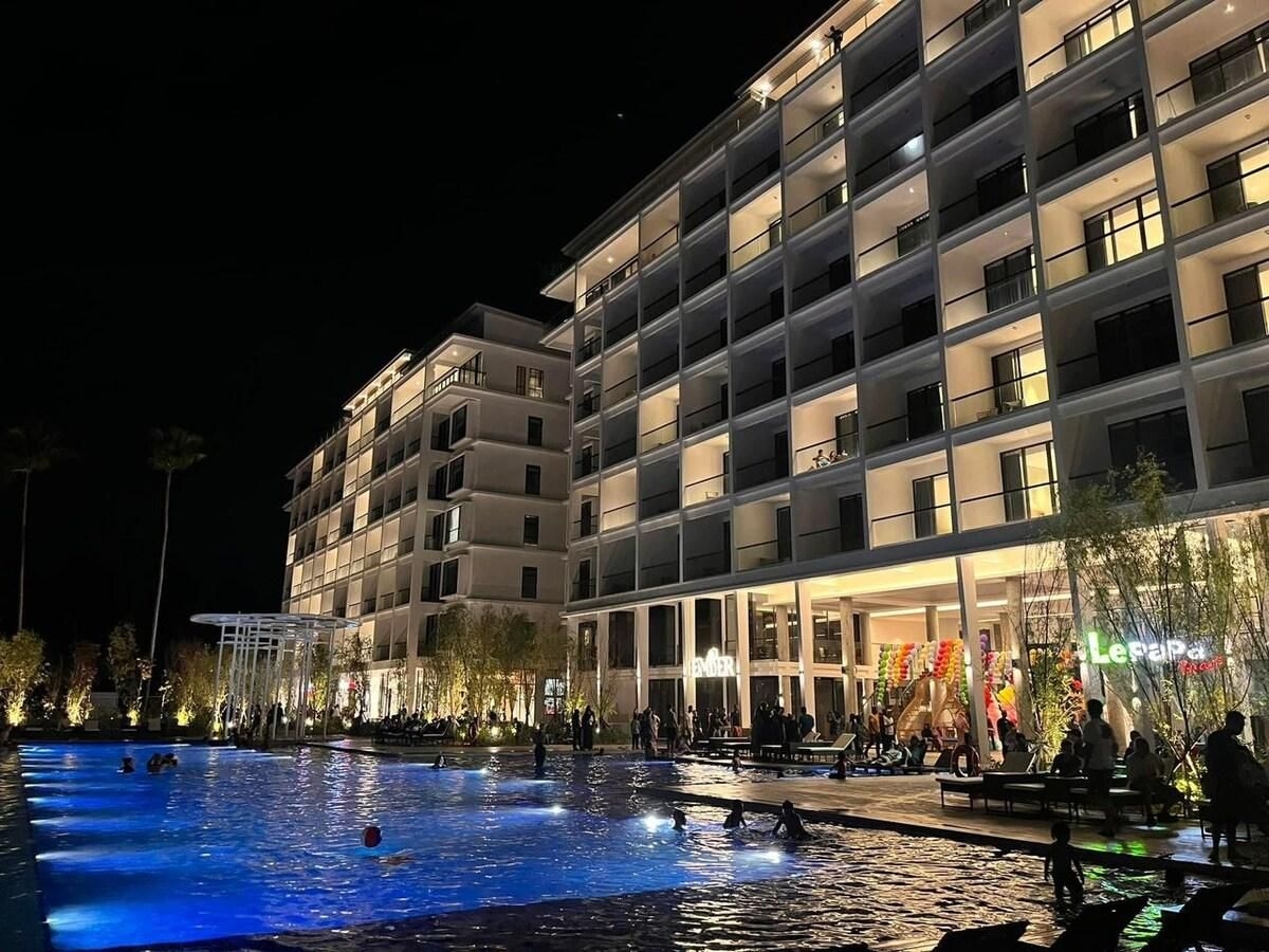 Sematan Roxy Beach Apartment0